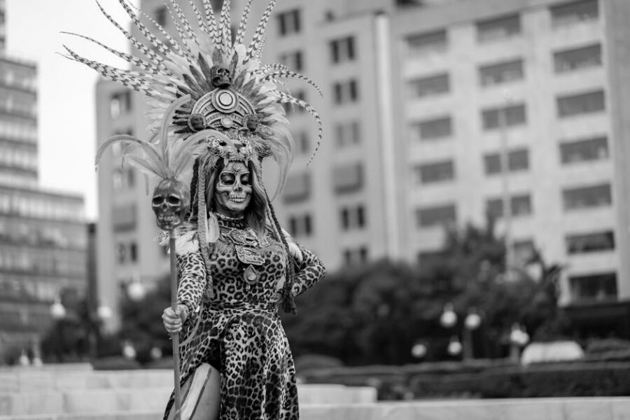 La Diosa Tonantzin: Su Relevancia en la Espiritualidad Azteca y su Legado Cultural